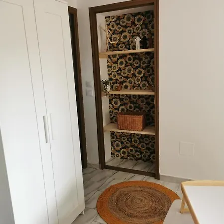 Les Petites De Lacoste Guest house