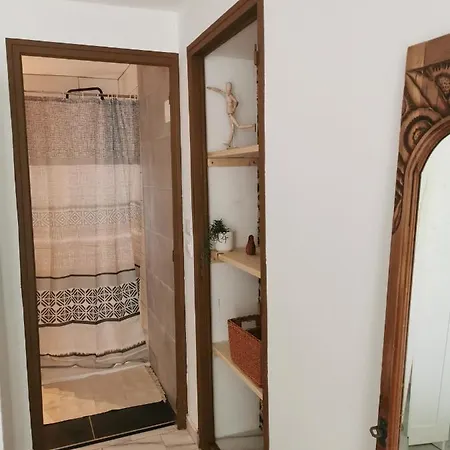 Les Petites De Lacoste Guest house *