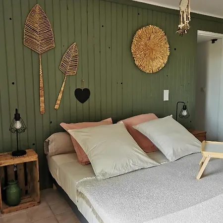 Guest house Les Petites De 3*